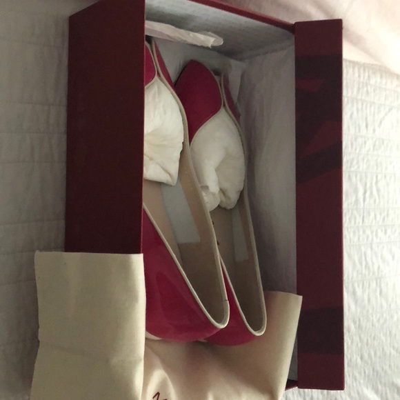 NEW hot pink patent Salvatore Ferragamo flats - Picture 4 of 4